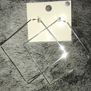 JWLRY/Earrings. Large. Silver. Never been worn.